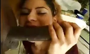 Latina MILF oisu'u h ...